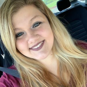 Meet your Posher, Caroline